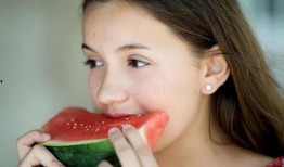 娱乐吃瓜酱长什么样,揭秘网红吃瓜达人的神秘面纱