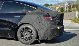 model 3最新爆料,性能与设计双飞跃